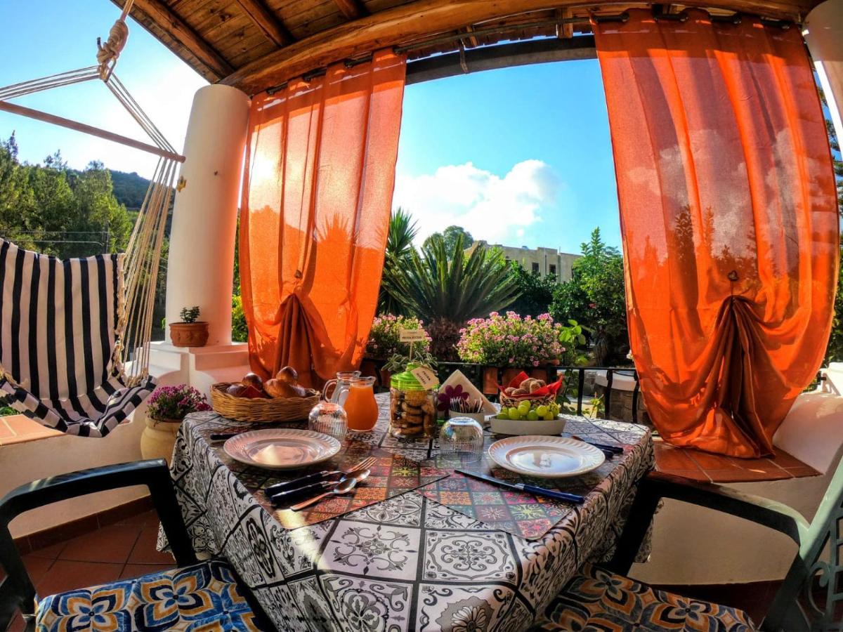 Lauricella Bed And Breakfast Lípara Exterior foto