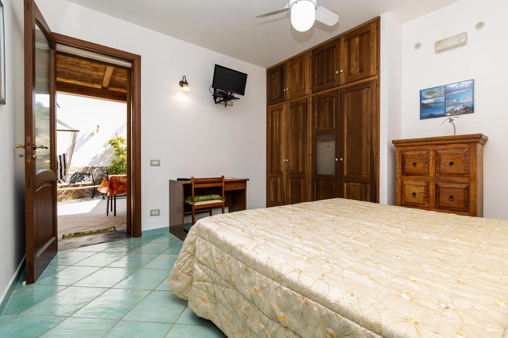 Lauricella Bed And Breakfast Lípara Exterior foto